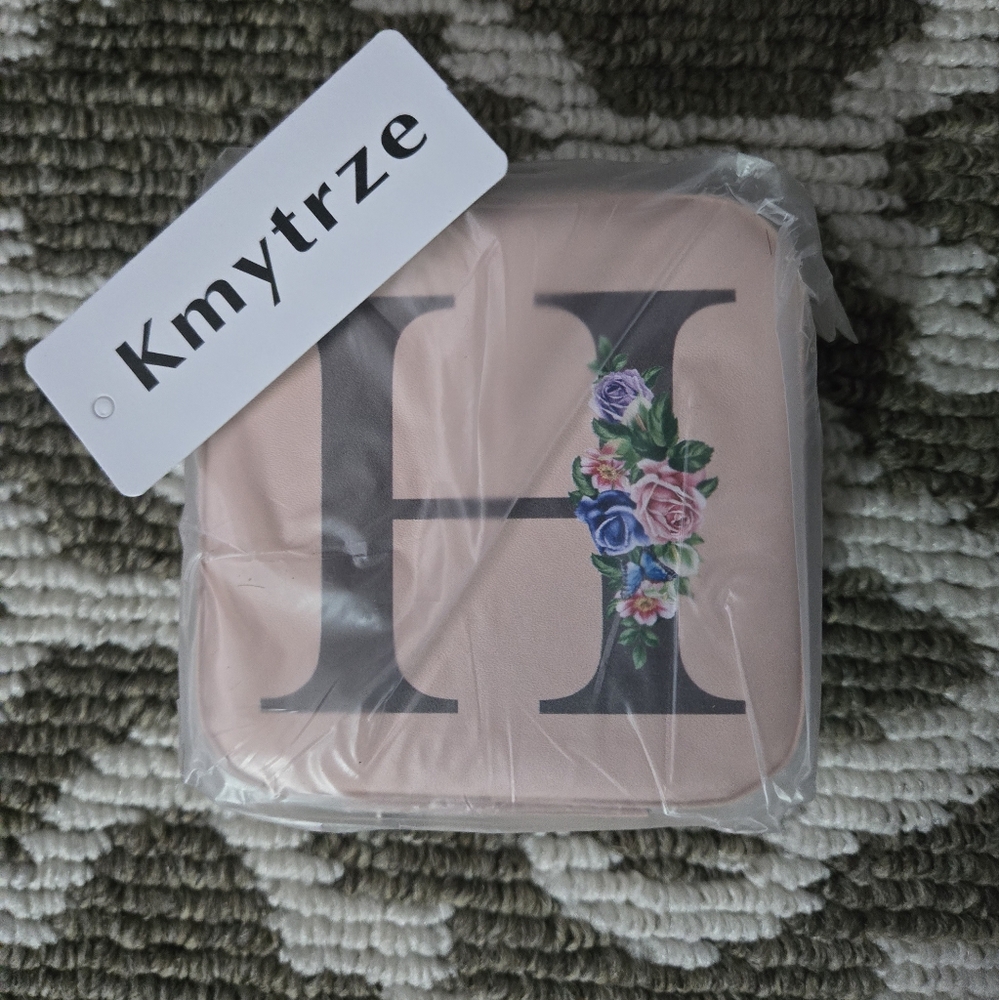 Mini Traveling Jewelry Case
